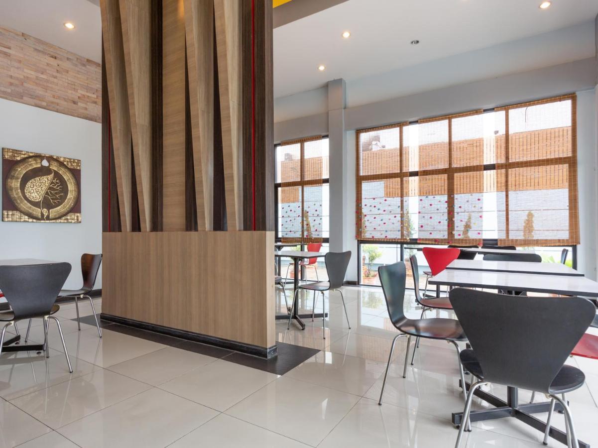 Oyo 1127 Baan Siam Hotel Chiang Rai Exteriör bild
