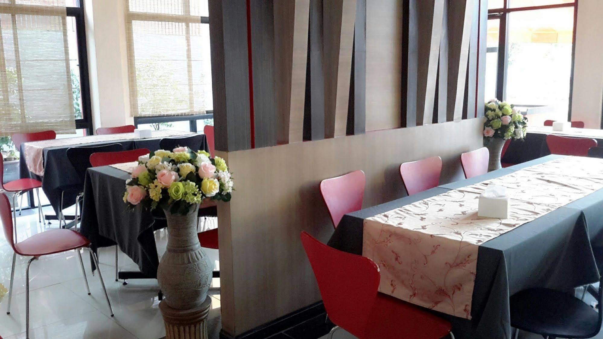 Oyo 1127 Baan Siam Hotel Chiang Rai Exteriör bild